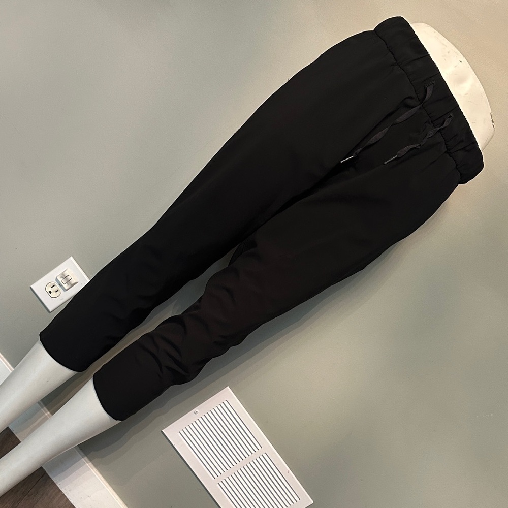 Lululemon On The Fly Pant *Woven 28"